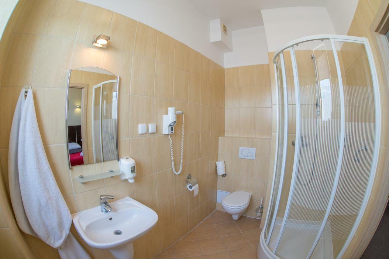 Hotel 104 Stargard Szczeciński Esterno foto